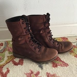 Teva de la Vina lace up boots